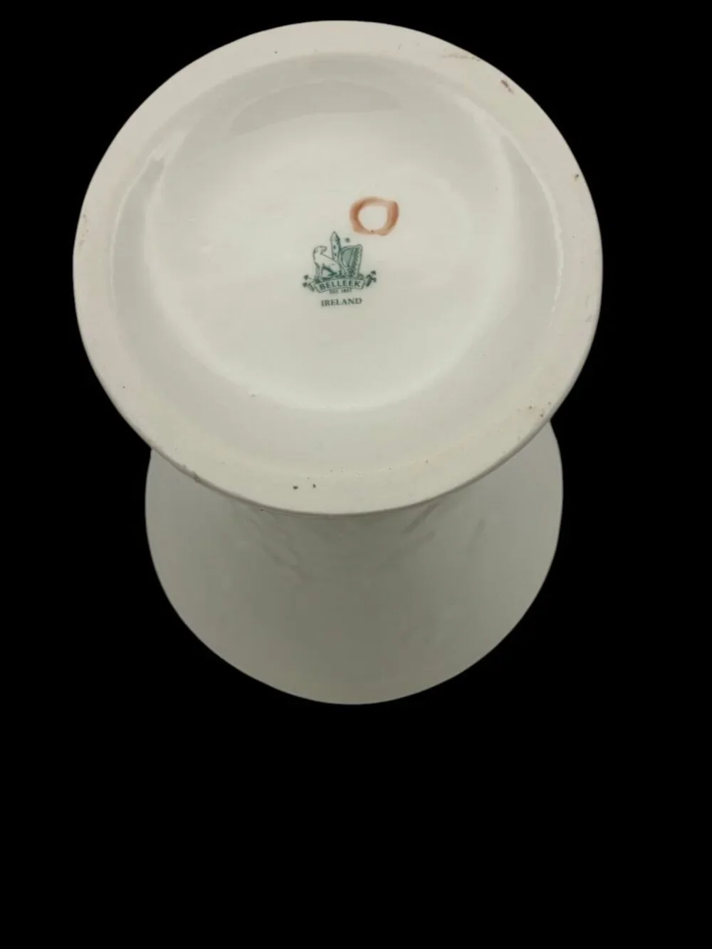 VTG Belleek Ireland Parian China Vase – Grape Vine Pattern – Ivory White Floral